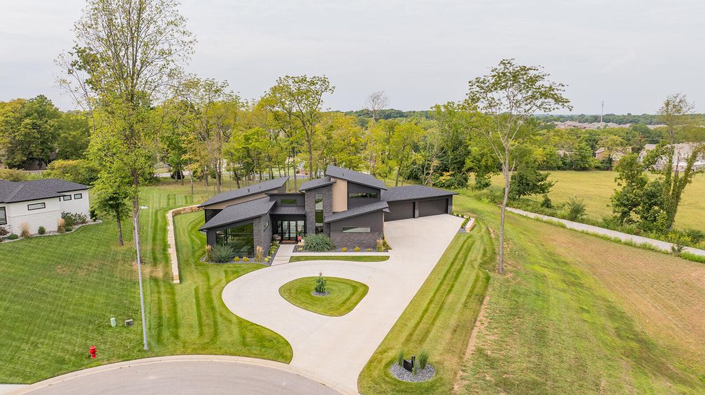 861 Bantry Court, Nixa, MO 65714