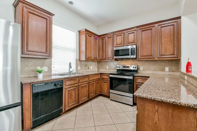 7007 Plum Creek Trail Lane, Houston, TX 77087