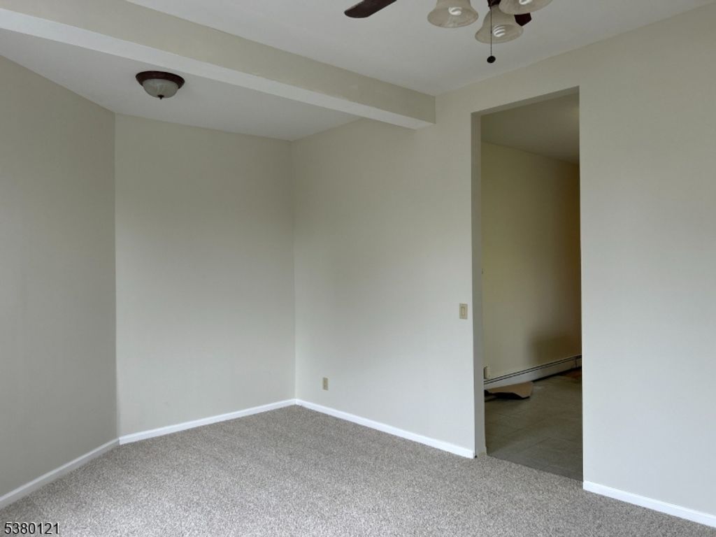 331 Pleasant Pl, Apt F, Teaneck Twp., NJ 07666