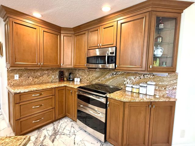 23261 Torre Circle, Boca Raton, FL 33433