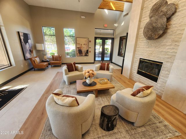 6410 S SENATE Street, Chandler, AZ 85249