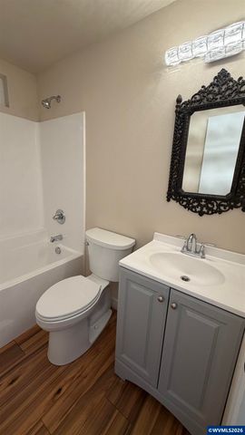 275 Kenwood Av NE, Salem, OR 97301