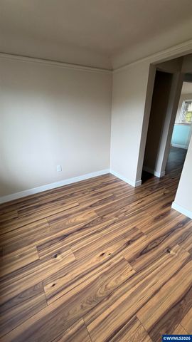 275 Kenwood Av NE, Salem, OR 97301