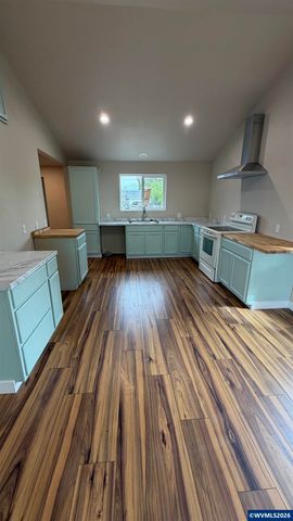 275 Kenwood Av NE, Salem, OR 97301