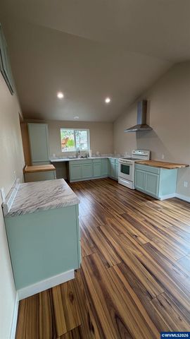 275 Kenwood Av NE, Salem, OR 97301