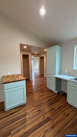 275 Kenwood Av NE, Salem, OR 97301