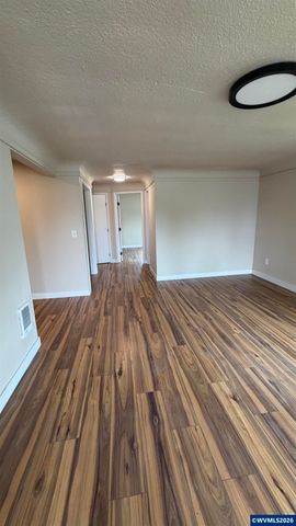 275 Kenwood Av NE, Salem, OR 97301