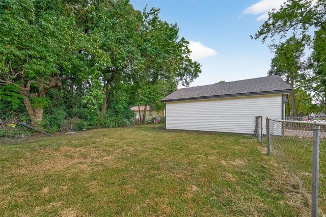 2424 Oaklawn Drive, La Marque, TX 77568