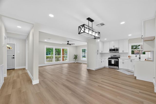 2424 Oaklawn Drive, La Marque, TX 77568