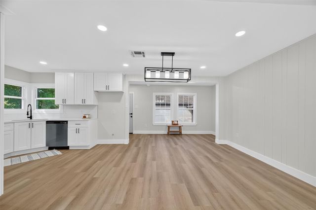 2424 Oaklawn Drive, La Marque, TX 77568