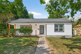 2424 Oaklawn Drive, La Marque, TX 77568