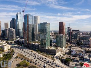 889 Francisco Street 3002, Los Angeles, CA 90017
