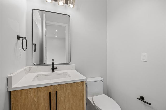 100 W Odell ST 1, Austin, TX 78752