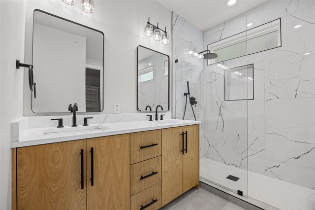 100 W Odell ST 1, Austin, TX 78752