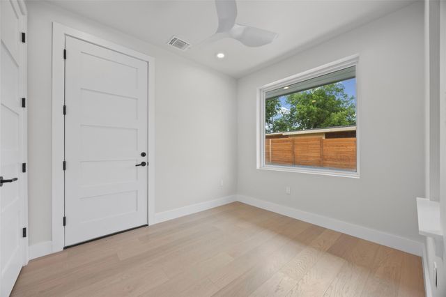 100 W Odell ST 1, Austin, TX 78752
