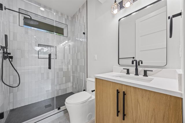 100 W Odell ST 1, Austin, TX 78752