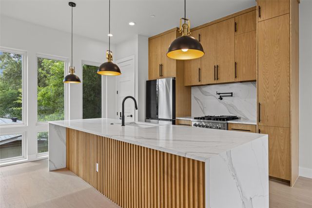 100 W Odell ST 1, Austin, TX 78752