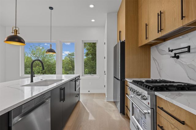 100 W Odell ST 1, Austin, TX 78752