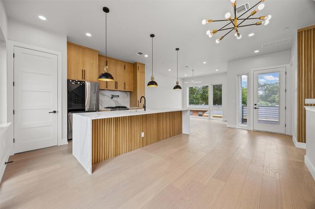 100 W Odell ST 1, Austin, TX 78752