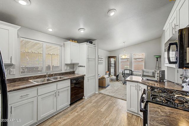 2131 E UNION HILLS Drive M34, Phoenix, AZ 85024