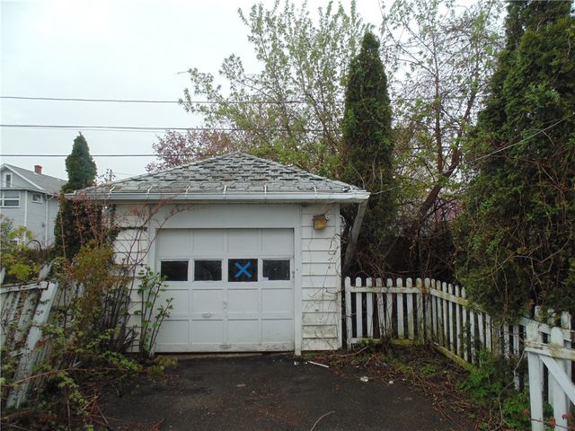 860 Washington Avenue, Irondequoit, NY 14617