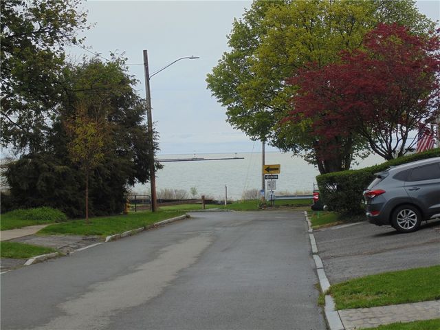 860 Washington Avenue, Irondequoit, NY 14617