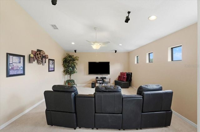 268 OAK LANDING LANE, Mulberry, FL 33860