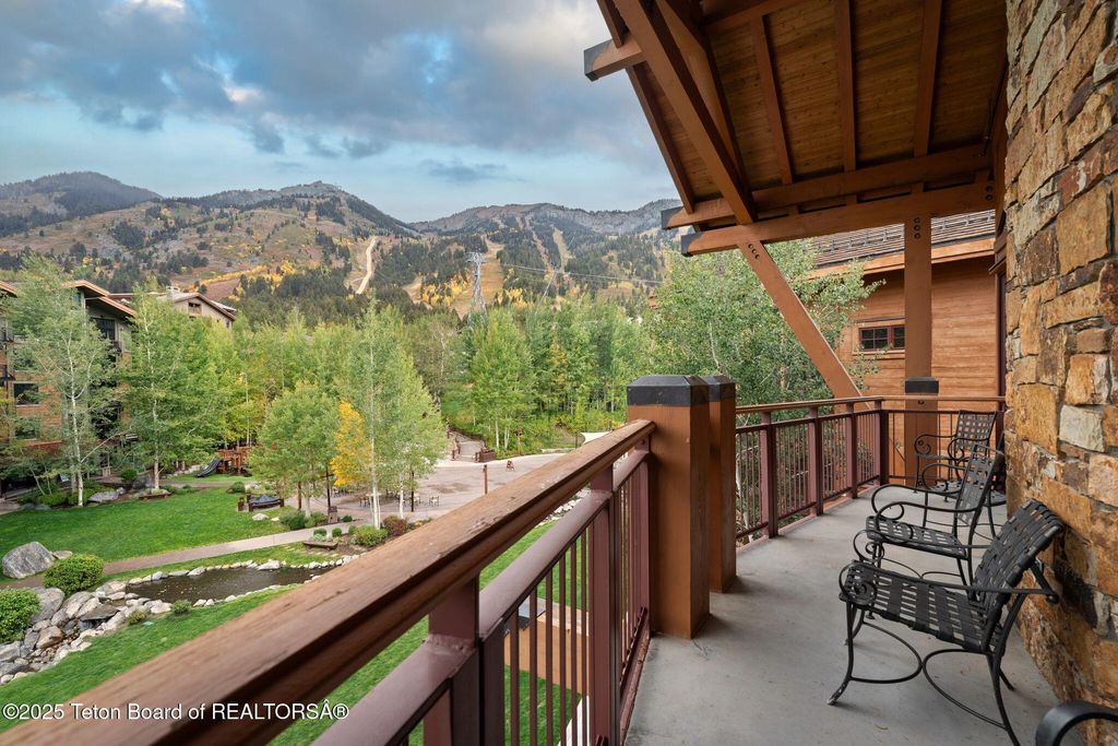 3285 W VILLAGE Drive 404, Teton Village, WY 83025