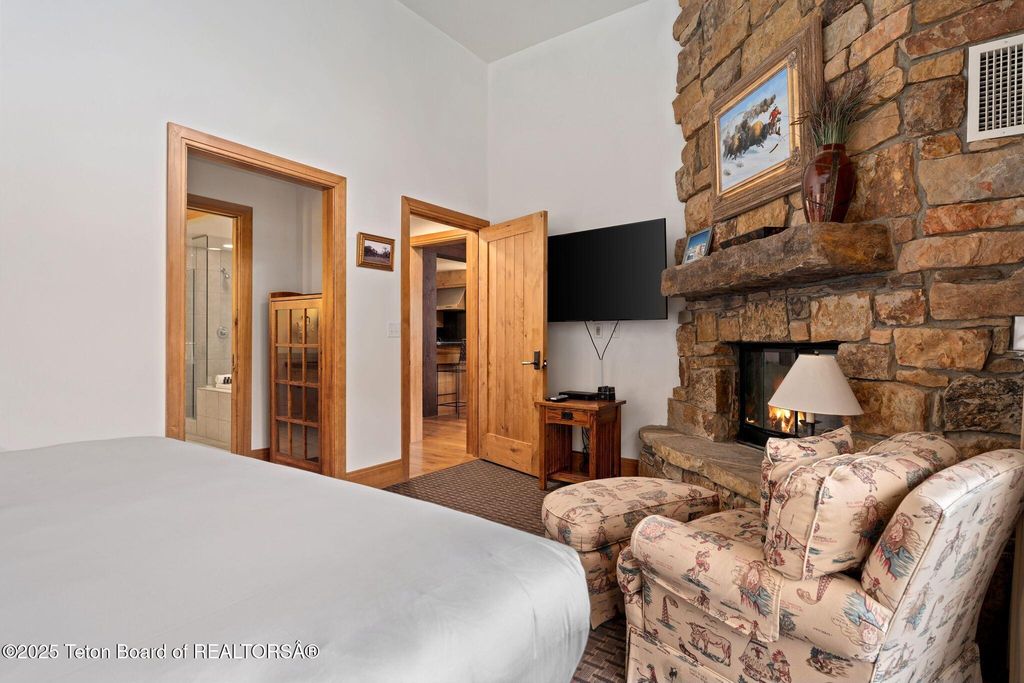 3285 W VILLAGE Drive 404, Teton Village, WY 83025 photo 11