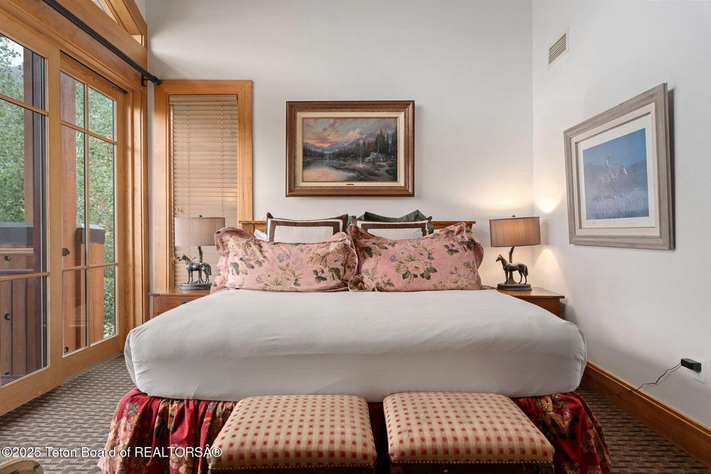 3285 W VILLAGE Drive 404, Teton Village, WY 83025 photo 12