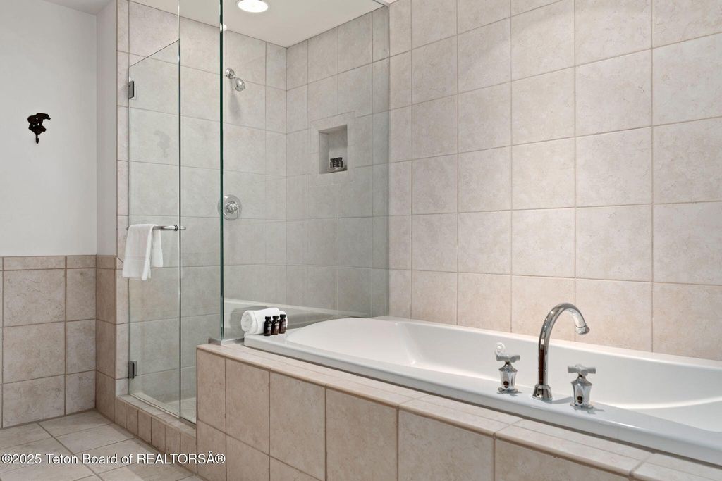 3285 W VILLAGE Drive 404, Teton Village, WY 83025 photo 13