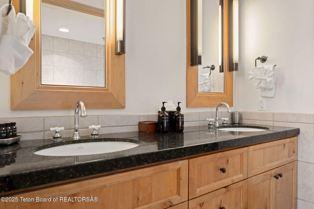 3285 W VILLAGE Drive 404, Teton Village, WY 83025 photo 14