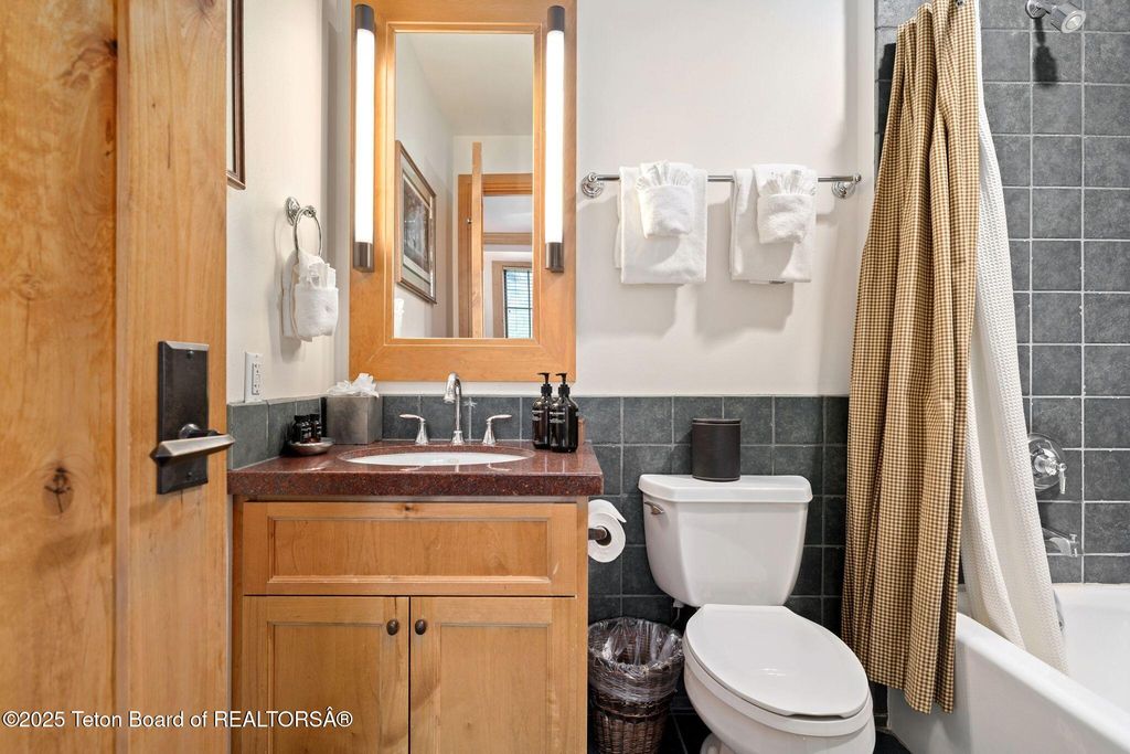 3285 W VILLAGE Drive 404, Teton Village, WY 83025 photo 17