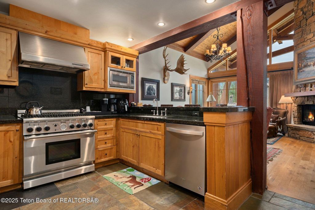 3285 W VILLAGE Drive 404, Teton Village, WY 83025 photo 6