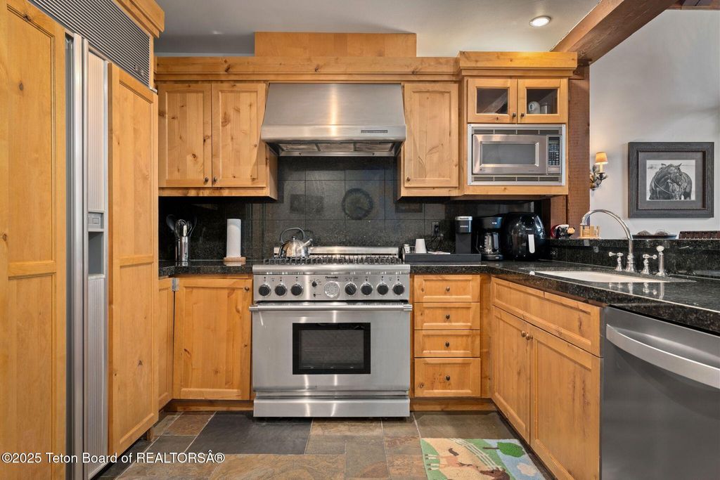 3285 W VILLAGE Drive 404, Teton Village, WY 83025 photo 7