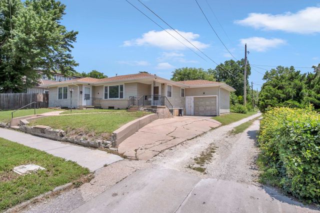 914-916 N Pine St, Newton, KS 67114