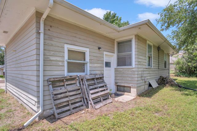 914-916 N Pine St, Newton, KS 67114