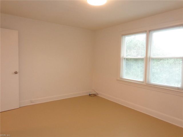 2012 E Ocean View Ave Apt 4, Norfolk, VA 23503