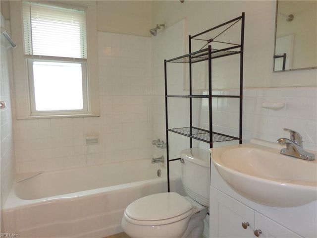 2012 E Ocean View Ave Apt 4, Norfolk, VA 23503