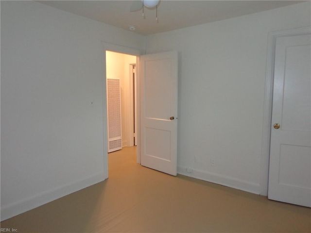 2012 E Ocean View Ave Apt 4, Norfolk, VA 23503