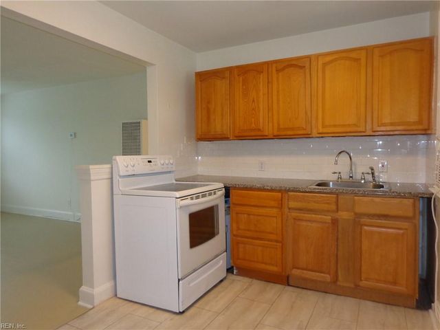2012 E Ocean View Ave Apt 4, Norfolk, VA 23503