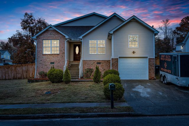 5200 Rockridge Ct, Antioch, TN 37013
