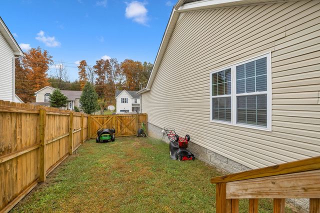 5200 Rockridge Ct, Antioch, TN 37013