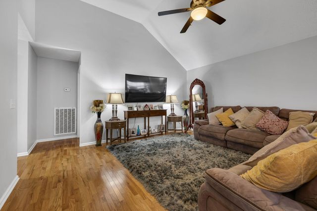 5200 Rockridge Ct, Antioch, TN 37013