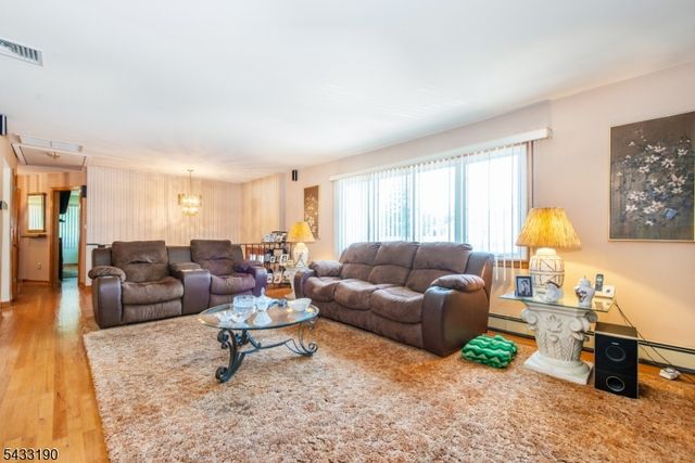 8 Carlos Dr, Fairfield Twp., NJ 07004