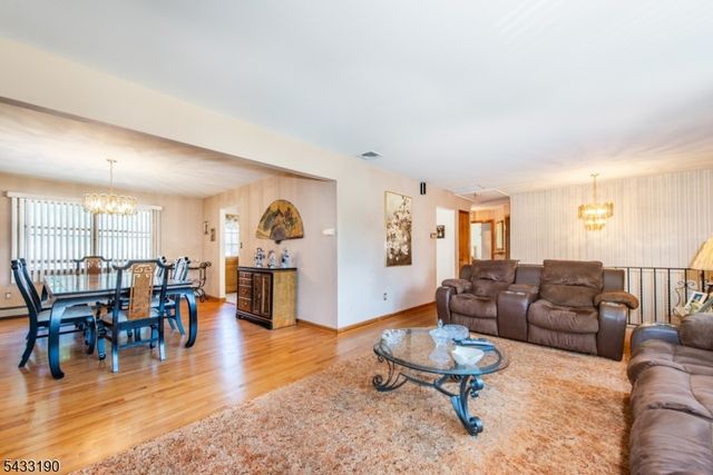 8 Carlos Dr, Fairfield Twp., NJ 07004