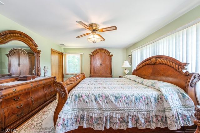 8 Carlos Dr, Fairfield Twp., NJ 07004