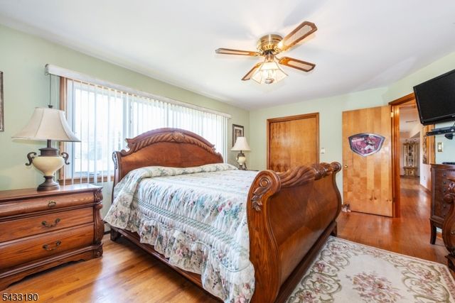 8 Carlos Dr, Fairfield Twp., NJ 07004