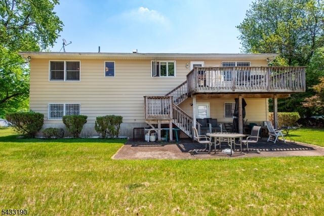 8 Carlos Dr, Fairfield Twp., NJ 07004