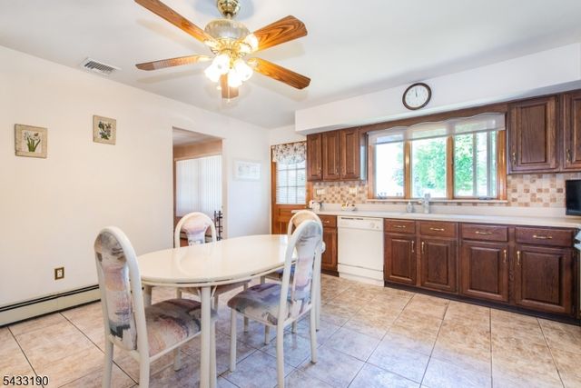 8 Carlos Dr, Fairfield Twp., NJ 07004